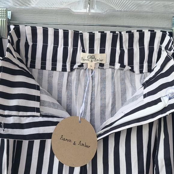 Striped paper bag waist shorts - Picture 4 of 4